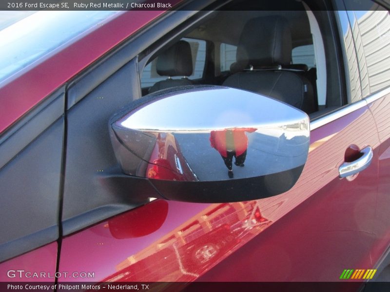Ruby Red Metallic / Charcoal Black 2016 Ford Escape SE