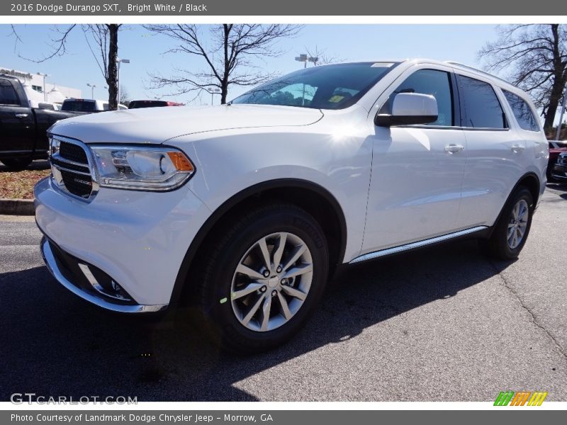 Bright White / Black 2016 Dodge Durango SXT
