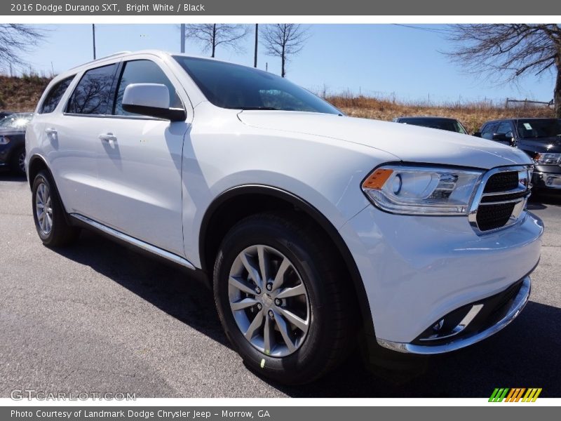 Bright White / Black 2016 Dodge Durango SXT
