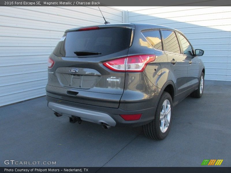 Magnetic Metallic / Charcoal Black 2016 Ford Escape SE