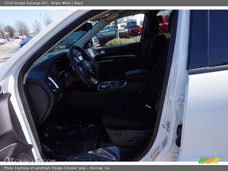 Bright White / Black 2016 Dodge Durango SXT