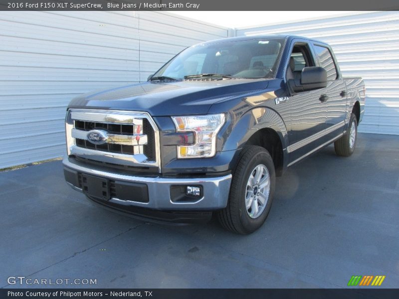 Front 3/4 View of 2016 F150 XLT SuperCrew