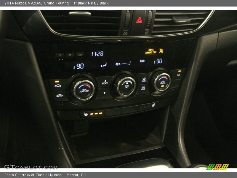 Controls of 2014 MAZDA6 Grand Touring