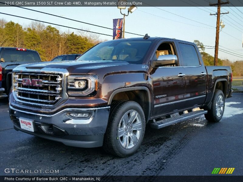 Front 3/4 View of 2016 Sierra 1500 SLT Crew Cab 4WD