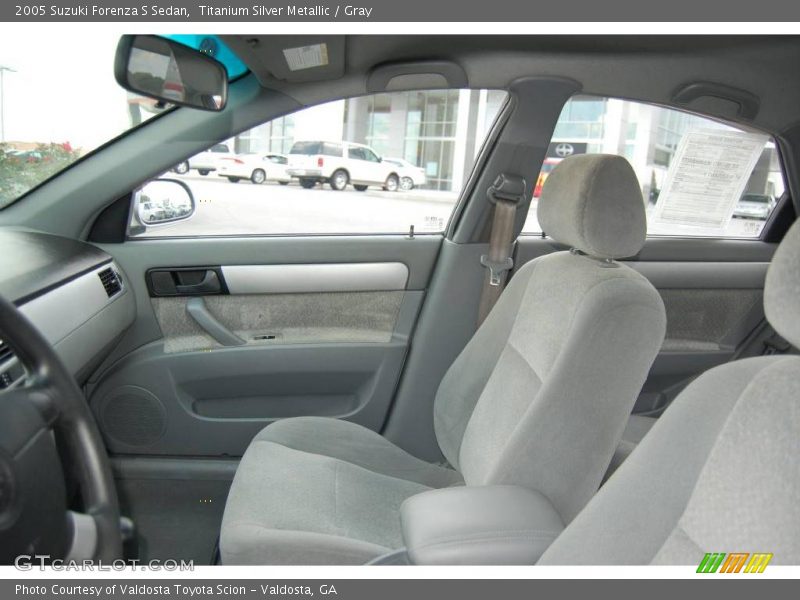 Titanium Silver Metallic / Gray 2005 Suzuki Forenza S Sedan