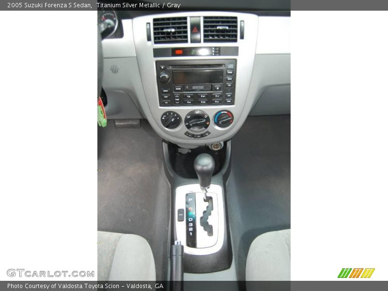 Titanium Silver Metallic / Gray 2005 Suzuki Forenza S Sedan