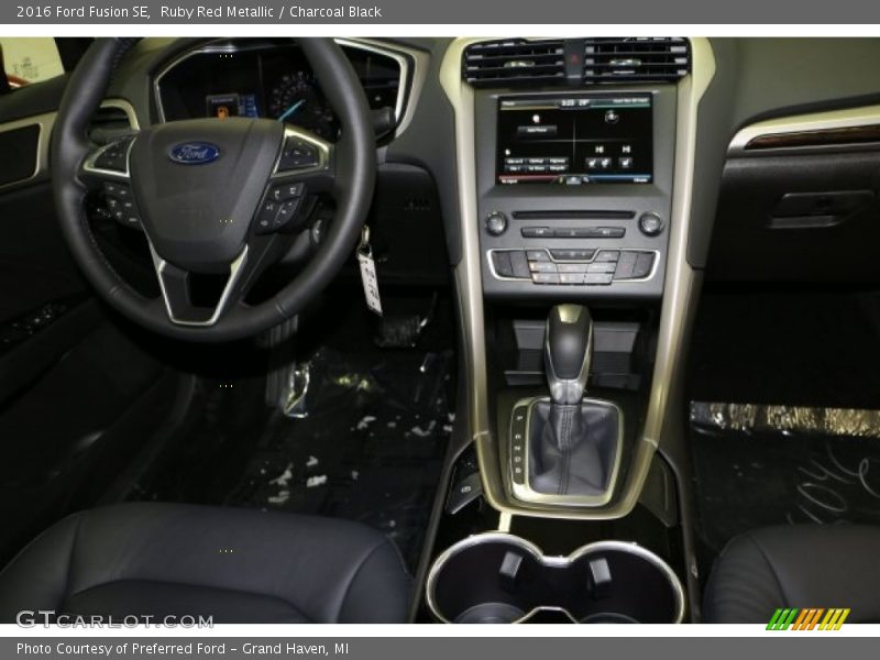Ruby Red Metallic / Charcoal Black 2016 Ford Fusion SE