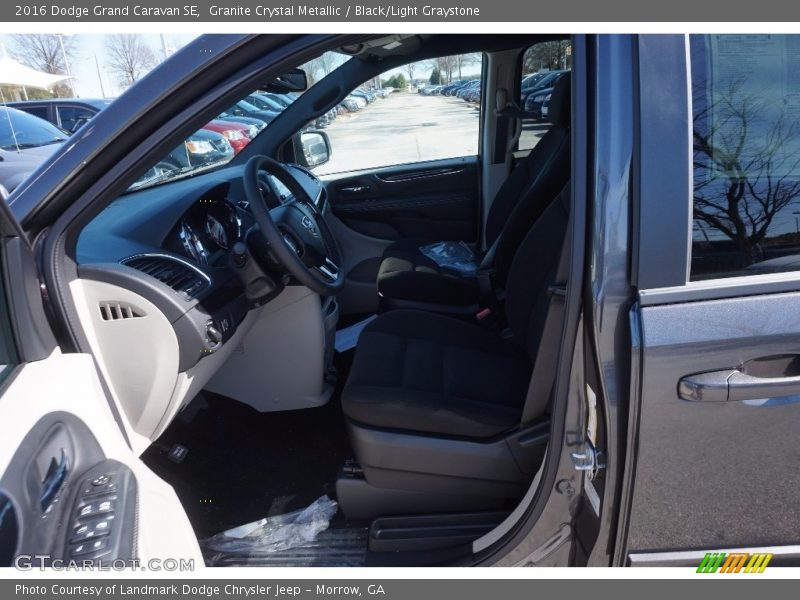 Granite Crystal Metallic / Black/Light Graystone 2016 Dodge Grand Caravan SE