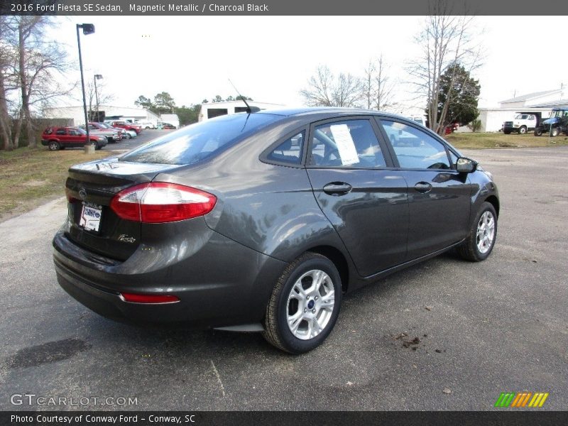 Magnetic Metallic / Charcoal Black 2016 Ford Fiesta SE Sedan