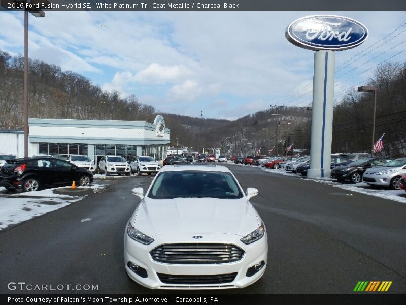 White Platinum Tri-Coat Metallic / Charcoal Black 2016 Ford Fusion Hybrid SE