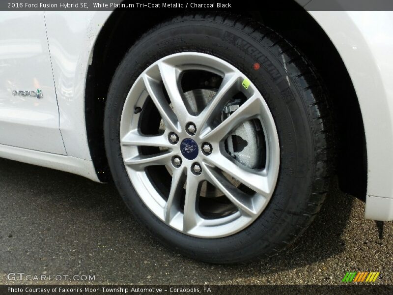 White Platinum Tri-Coat Metallic / Charcoal Black 2016 Ford Fusion Hybrid SE