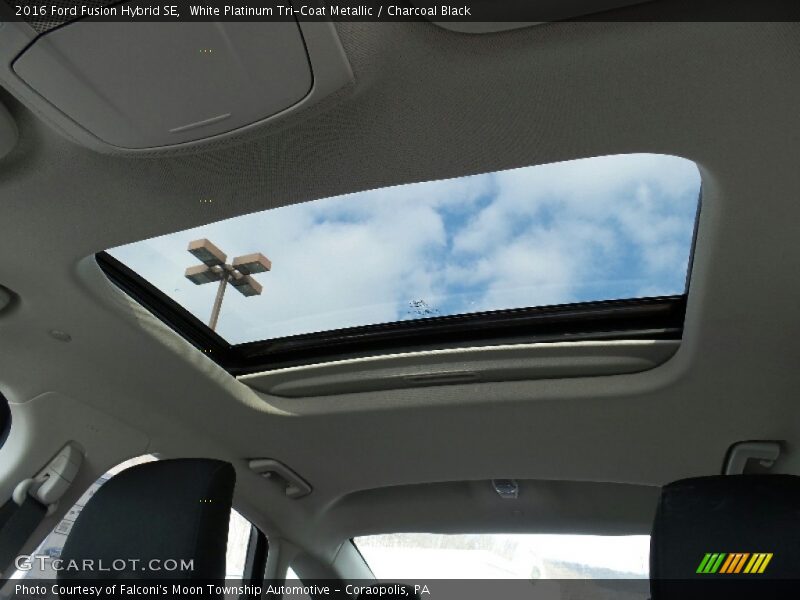 White Platinum Tri-Coat Metallic / Charcoal Black 2016 Ford Fusion Hybrid SE
