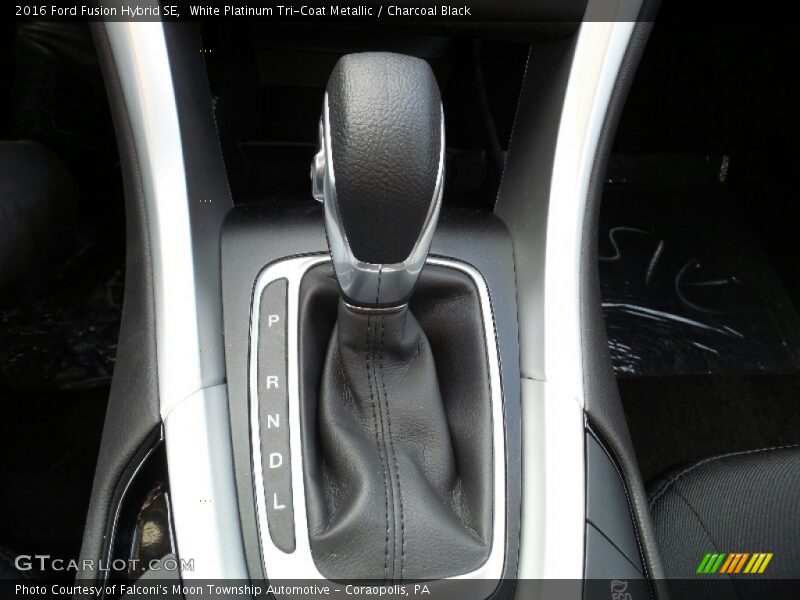 White Platinum Tri-Coat Metallic / Charcoal Black 2016 Ford Fusion Hybrid SE