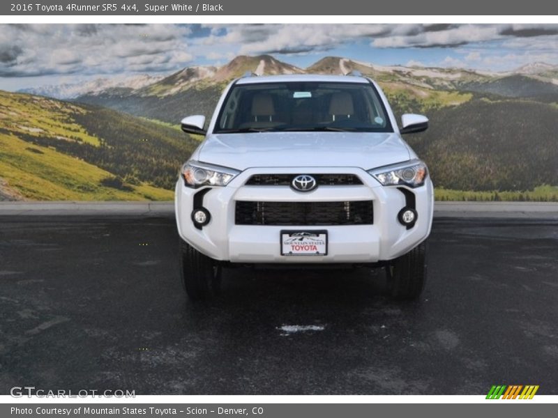 Super White / Black 2016 Toyota 4Runner SR5 4x4