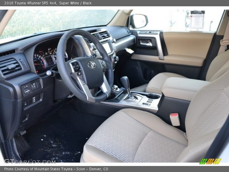 Super White / Black 2016 Toyota 4Runner SR5 4x4