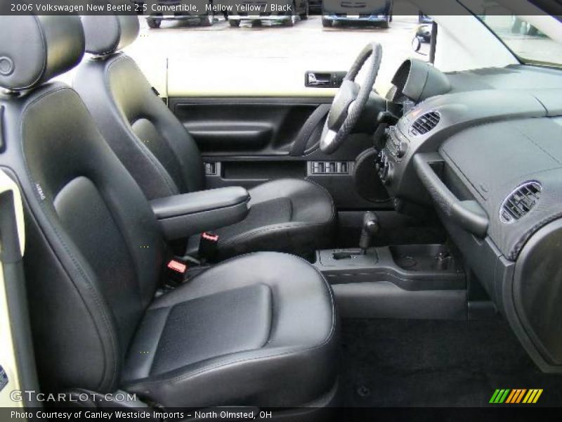Mellow Yellow / Black 2006 Volkswagen New Beetle 2.5 Convertible