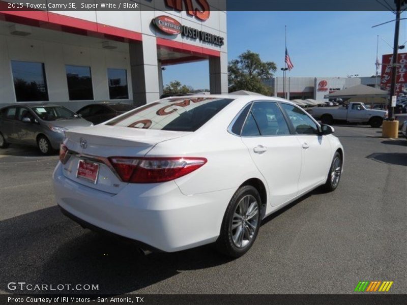 Super White / Black 2015 Toyota Camry SE
