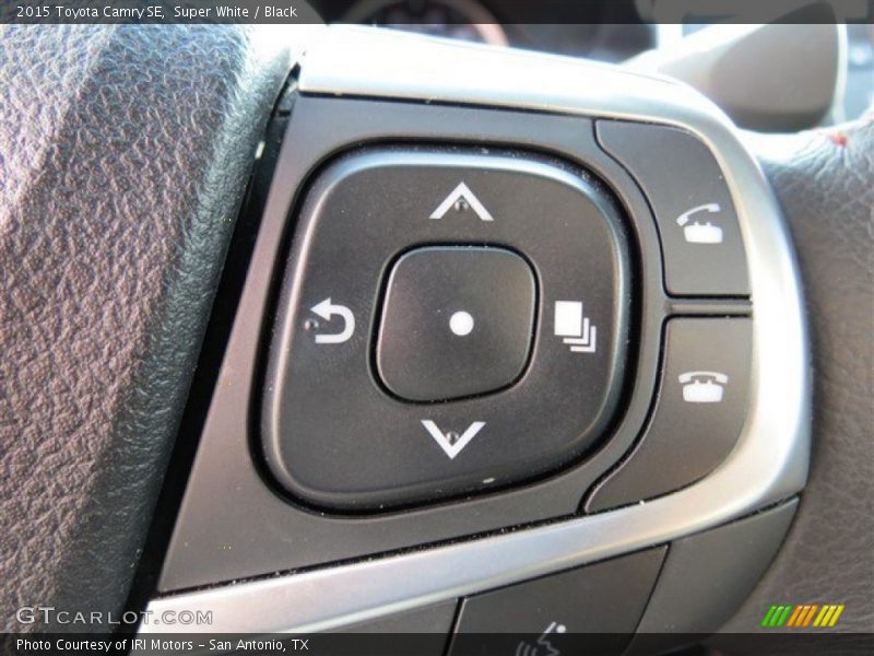 Super White / Black 2015 Toyota Camry SE