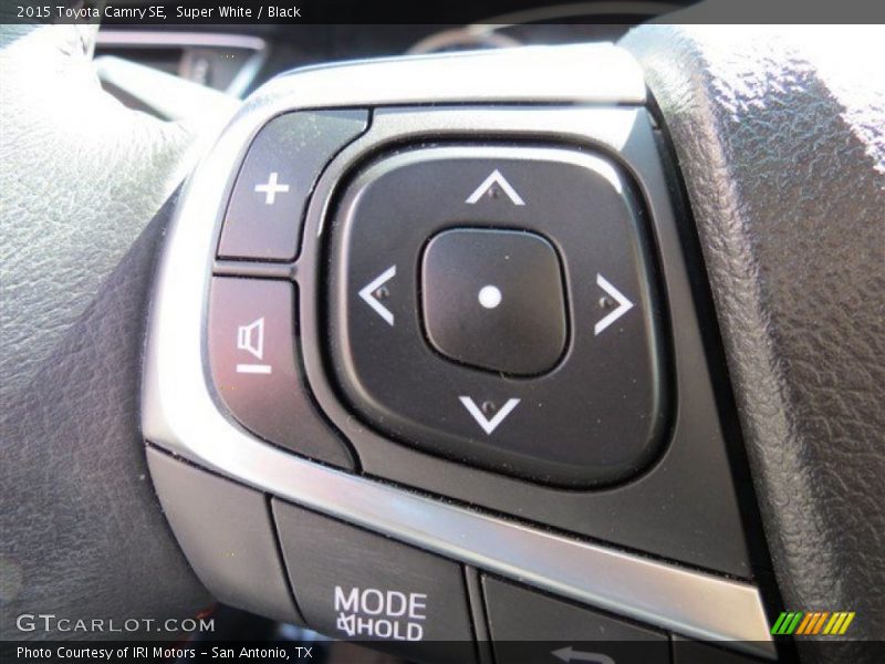 Super White / Black 2015 Toyota Camry SE