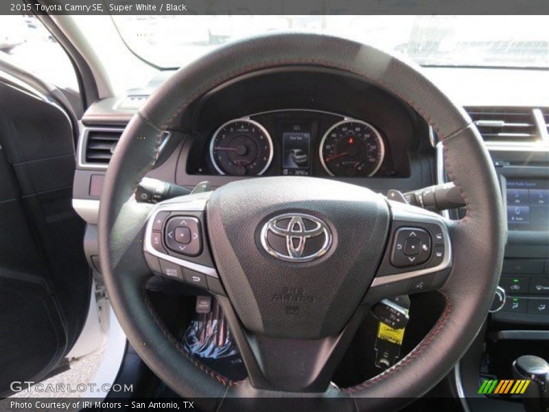 Super White / Black 2015 Toyota Camry SE
