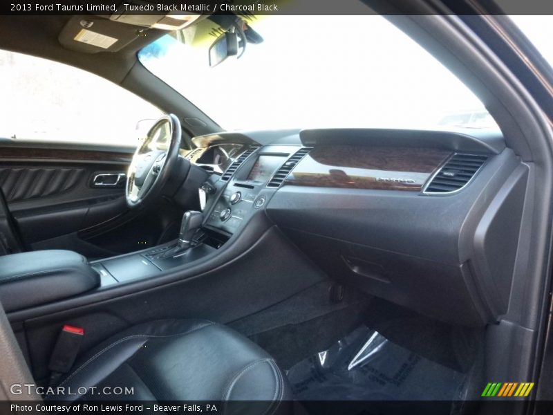 Tuxedo Black Metallic / Charcoal Black 2013 Ford Taurus Limited