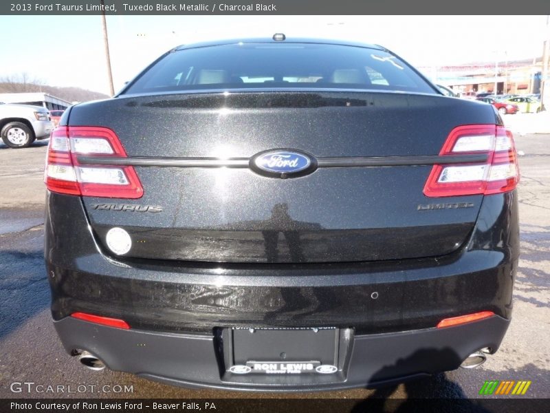 Tuxedo Black Metallic / Charcoal Black 2013 Ford Taurus Limited