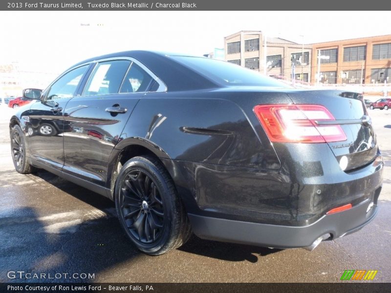 Tuxedo Black Metallic / Charcoal Black 2013 Ford Taurus Limited