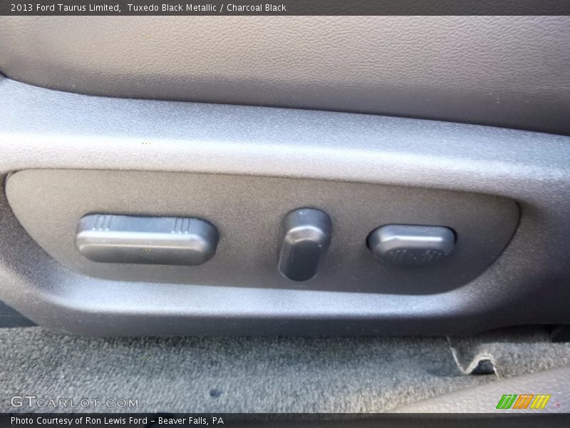 Tuxedo Black Metallic / Charcoal Black 2013 Ford Taurus Limited