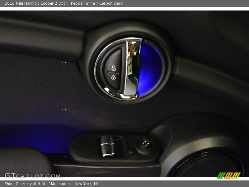 Pepper White / Carbon Black 2016 Mini Hardtop Cooper 2 Door