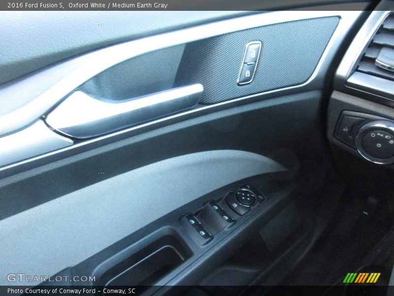 Oxford White / Medium Earth Gray 2016 Ford Fusion S