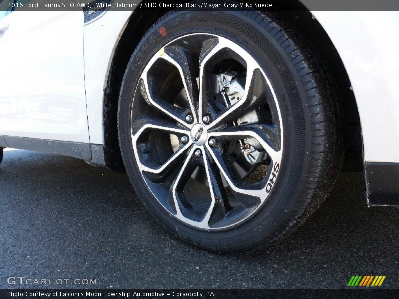  2016 Taurus SHO AWD Wheel