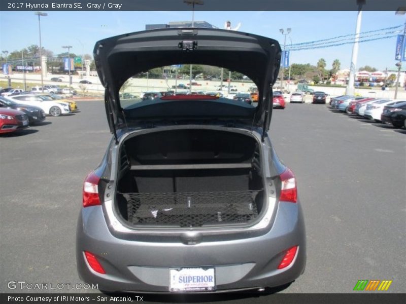 Gray / Gray 2017 Hyundai Elantra SE