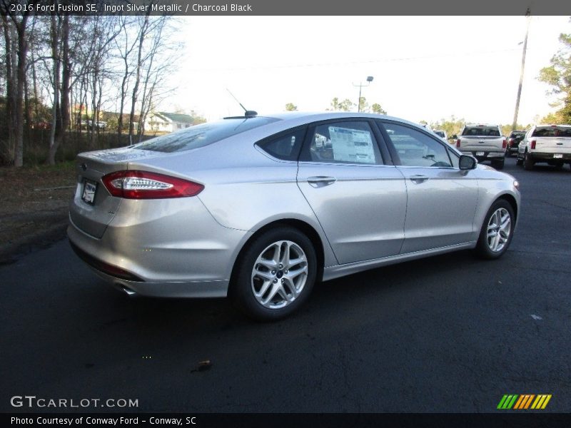 Ingot Silver Metallic / Charcoal Black 2016 Ford Fusion SE