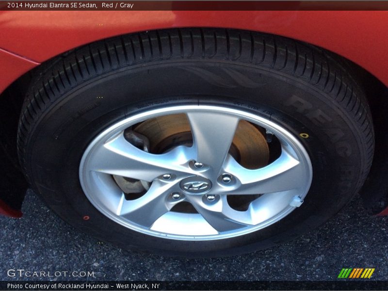 Red / Gray 2014 Hyundai Elantra SE Sedan