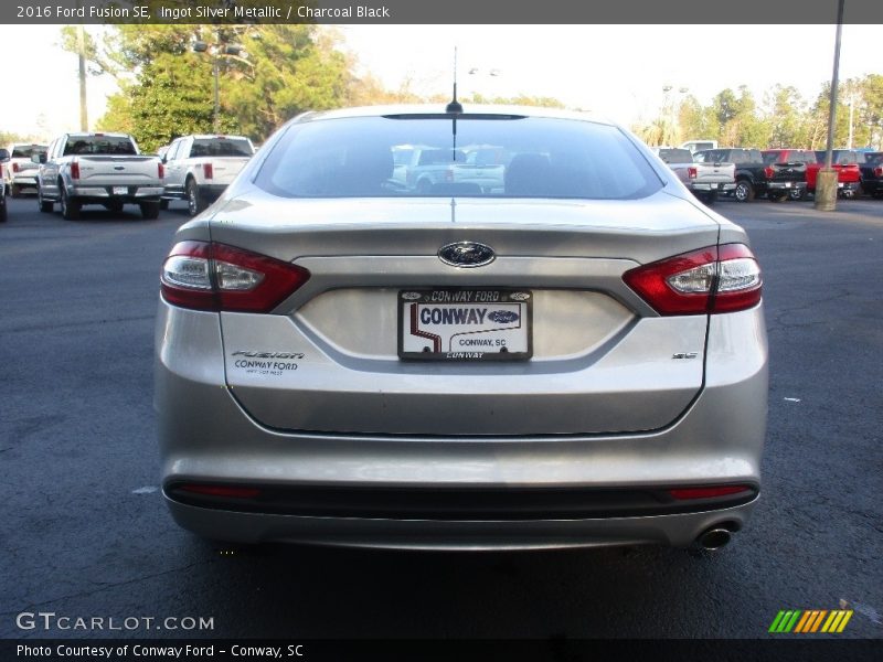 Ingot Silver Metallic / Charcoal Black 2016 Ford Fusion SE