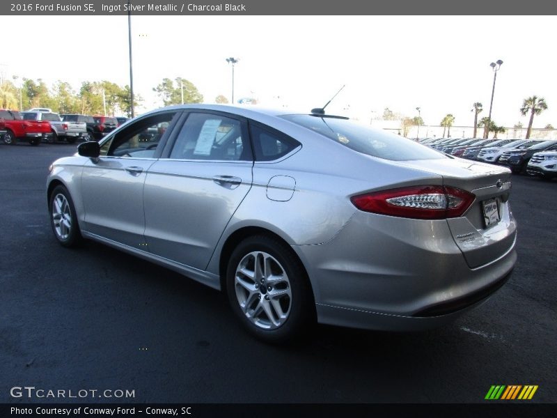 Ingot Silver Metallic / Charcoal Black 2016 Ford Fusion SE