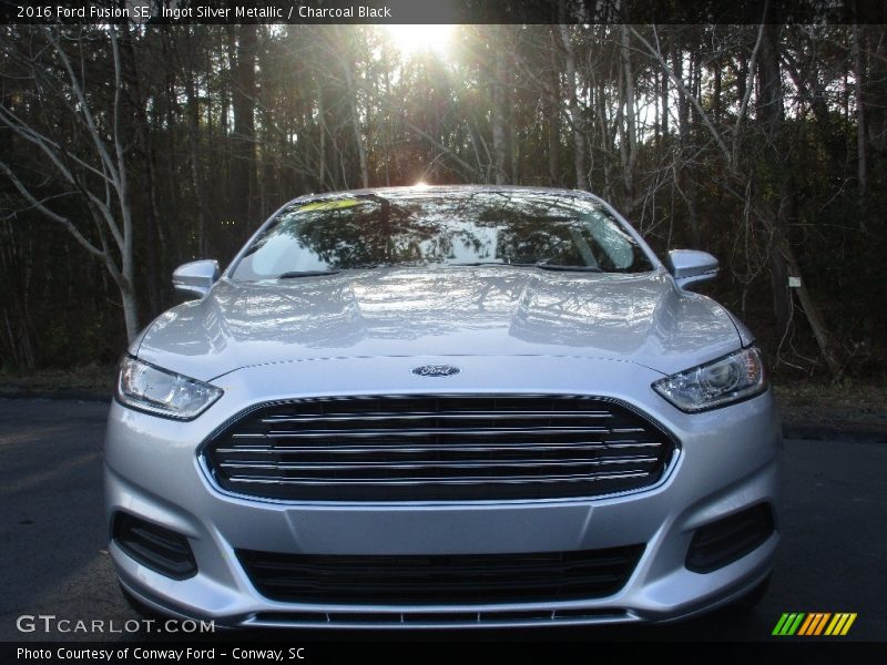 Ingot Silver Metallic / Charcoal Black 2016 Ford Fusion SE