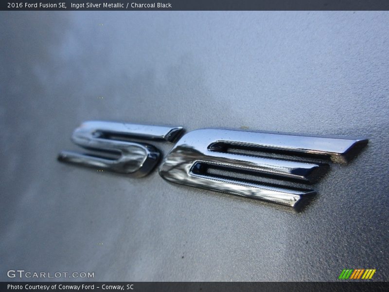 Ingot Silver Metallic / Charcoal Black 2016 Ford Fusion SE
