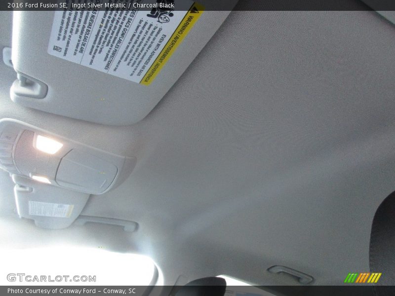 Ingot Silver Metallic / Charcoal Black 2016 Ford Fusion SE