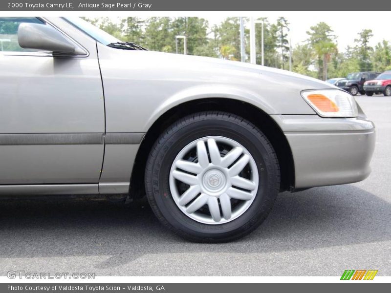 Antique Sage Pearl / Gray 2000 Toyota Camry LE