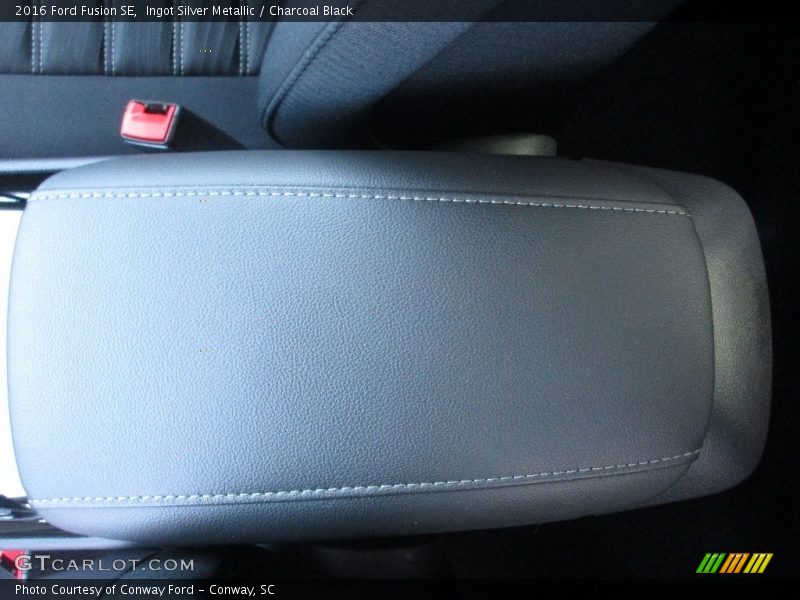 Ingot Silver Metallic / Charcoal Black 2016 Ford Fusion SE