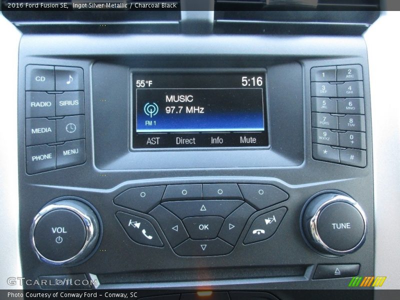 Ingot Silver Metallic / Charcoal Black 2016 Ford Fusion SE