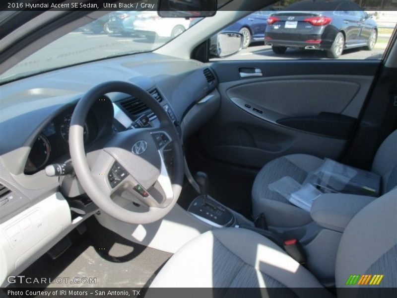 Ultra Black / Gray 2016 Hyundai Accent SE Sedan
