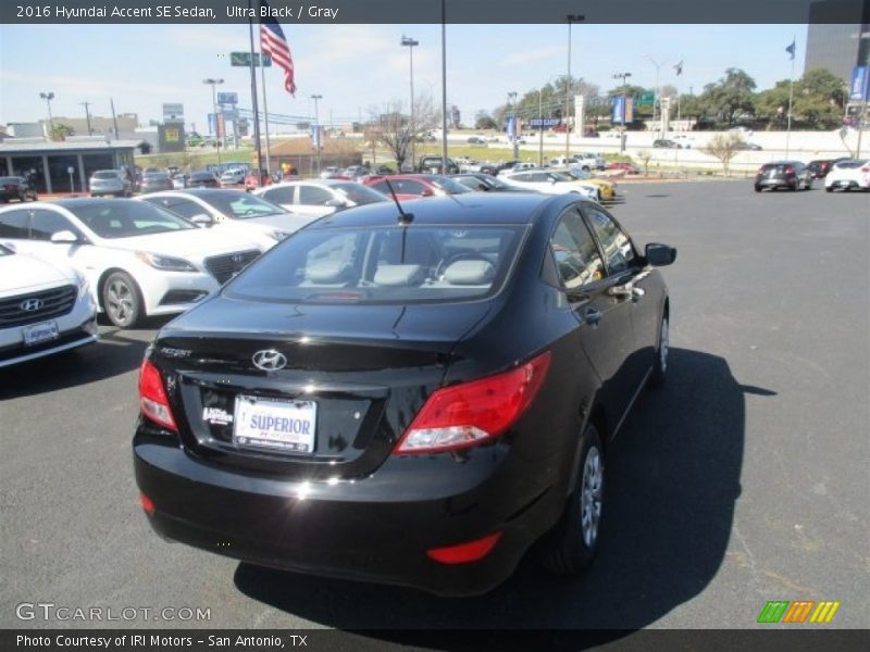 Ultra Black / Gray 2016 Hyundai Accent SE Sedan