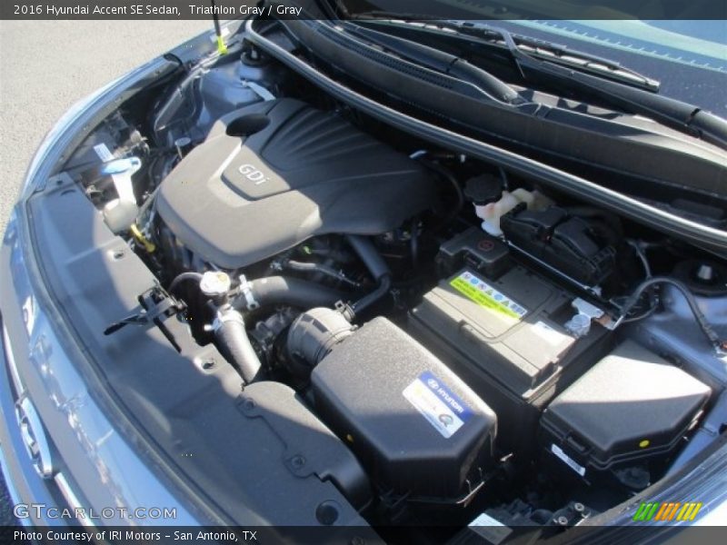 Triathlon Gray / Gray 2016 Hyundai Accent SE Sedan