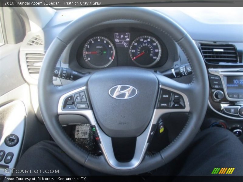Triathlon Gray / Gray 2016 Hyundai Accent SE Sedan