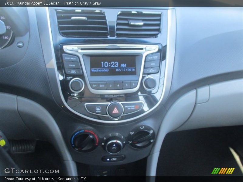 Triathlon Gray / Gray 2016 Hyundai Accent SE Sedan