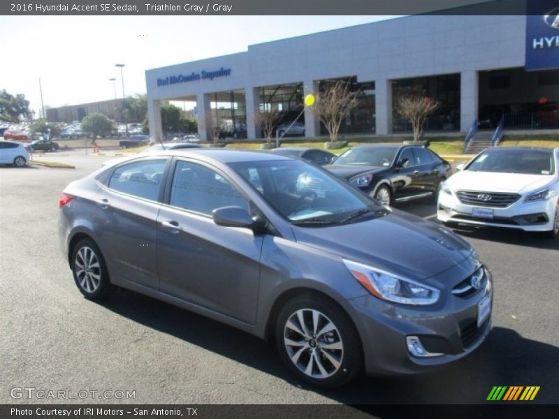 Triathlon Gray / Gray 2016 Hyundai Accent SE Sedan