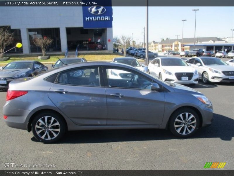 Triathlon Gray / Gray 2016 Hyundai Accent SE Sedan