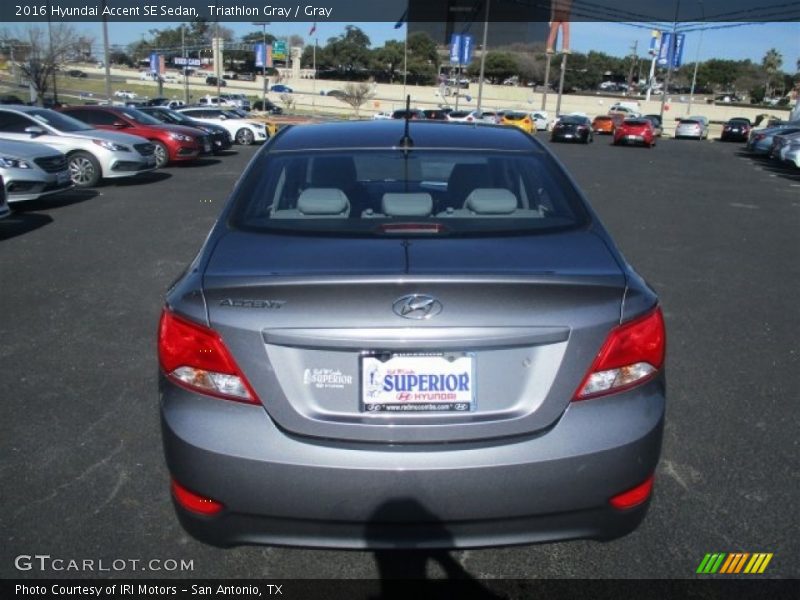 Triathlon Gray / Gray 2016 Hyundai Accent SE Sedan
